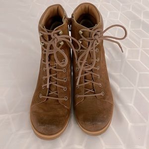 Korks lace up booties